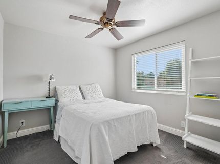 6190 Fieldale Dr, Elk Grove, CA 95758 Photo