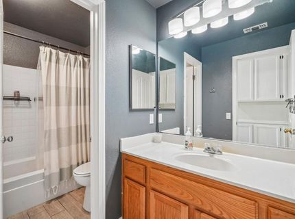 6190 Fieldale Dr, Elk Grove, CA 95758 Photo