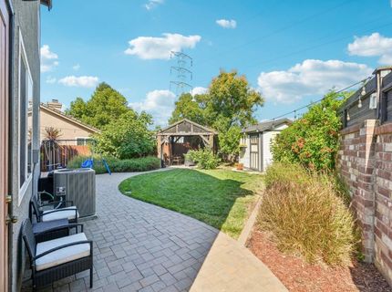 6190 Fieldale Dr, Elk Grove, CA 95758 Photo