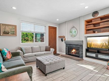 6190 Fieldale Dr, Elk Grove, CA 95758 Photo