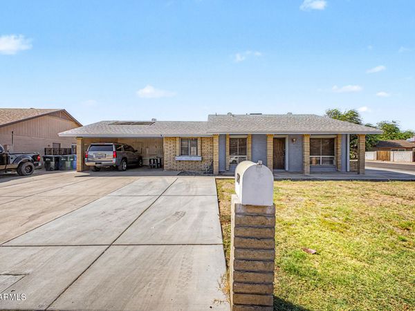 7720 W EARLL Drive, Phoenix, AZ 85033