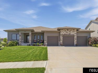 21803 I Street, Omaha, NE 68022