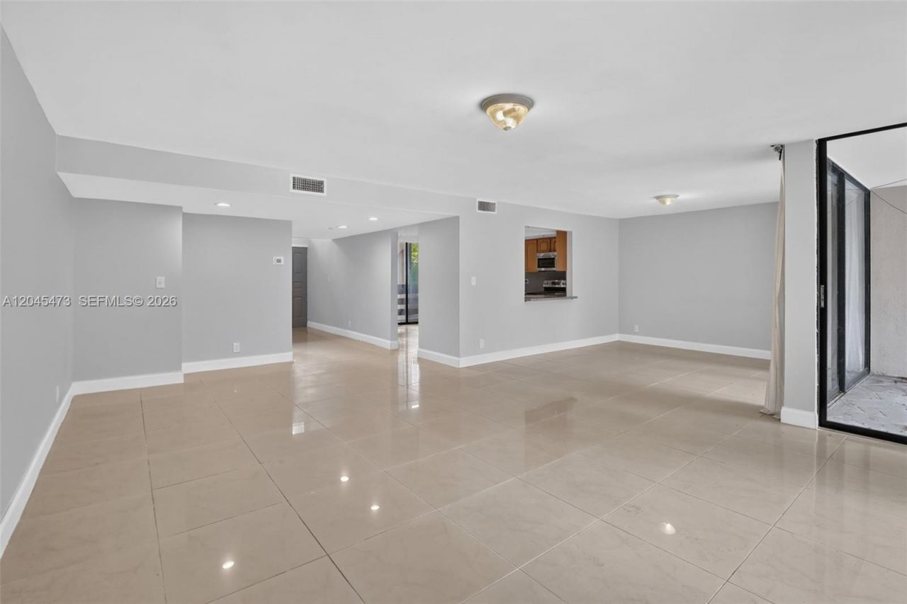 120 SW 96th Ter , Unit 204, Plantation, FL 33324 Photo