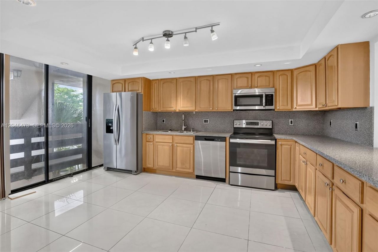 120 SW 96th Ter , Unit 204, Plantation, FL 33324 Photo