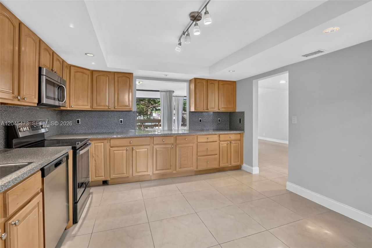 120 SW 96th Ter , Unit 204, Plantation, FL 33324 Photo