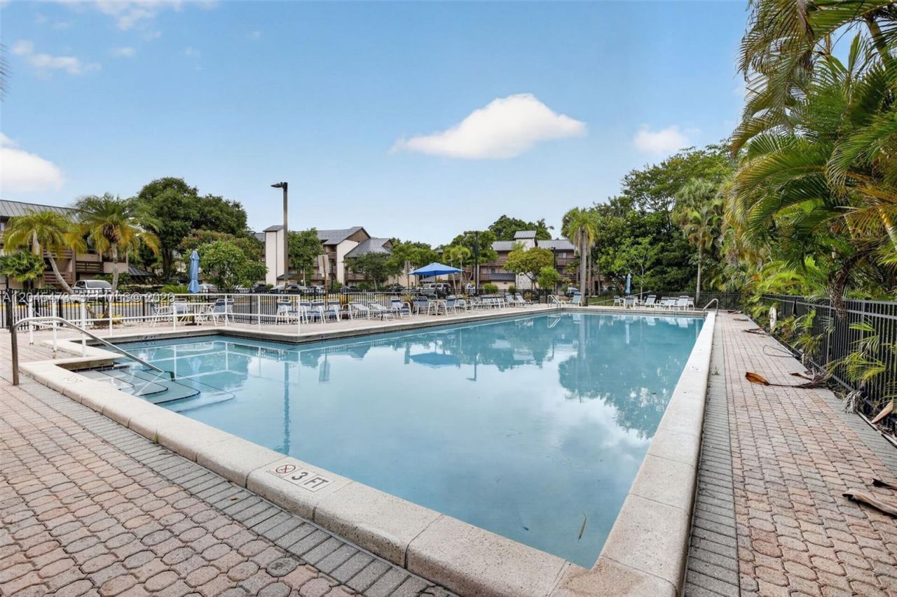 120 SW 96th Ter , Unit 204, Plantation, FL 33324 Photo