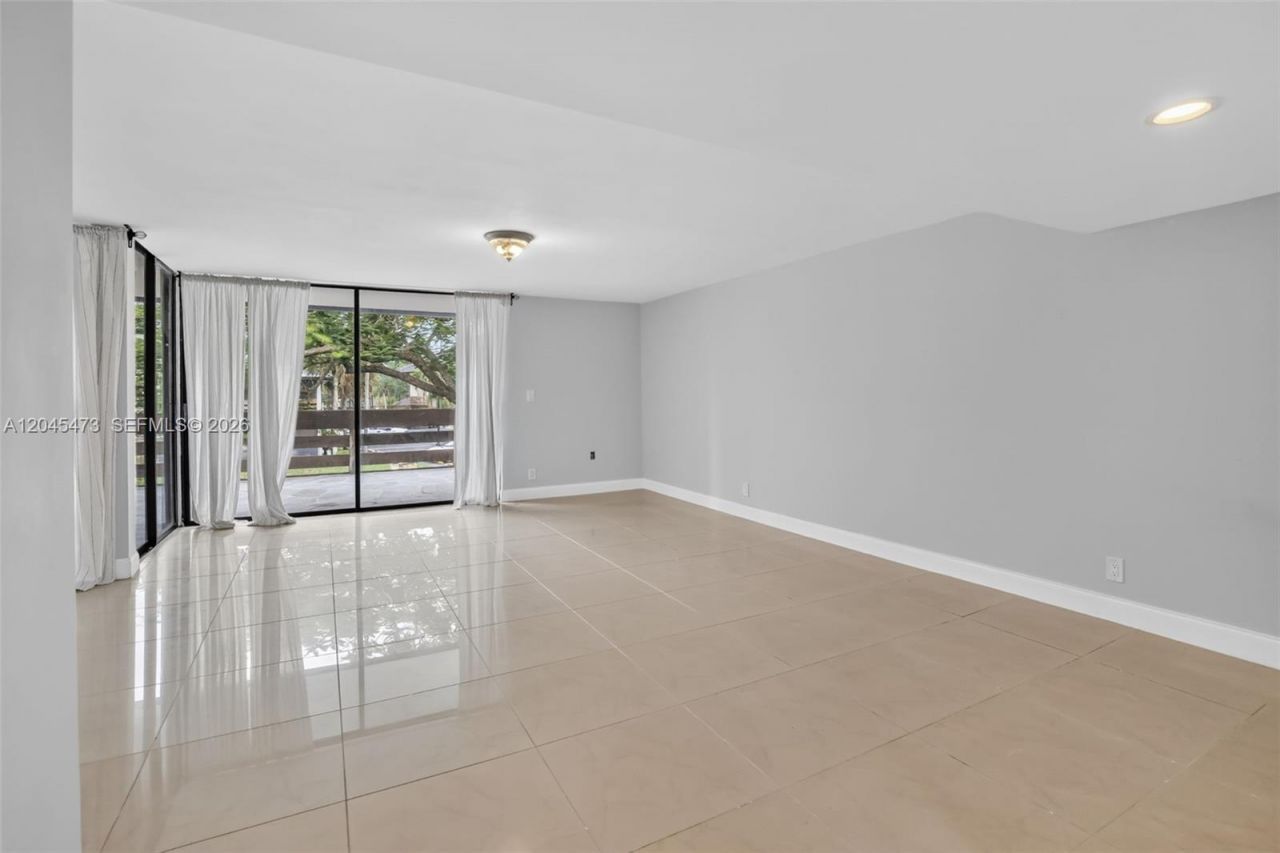 120 SW 96th Ter , Unit 204, Plantation, FL 33324 Photo