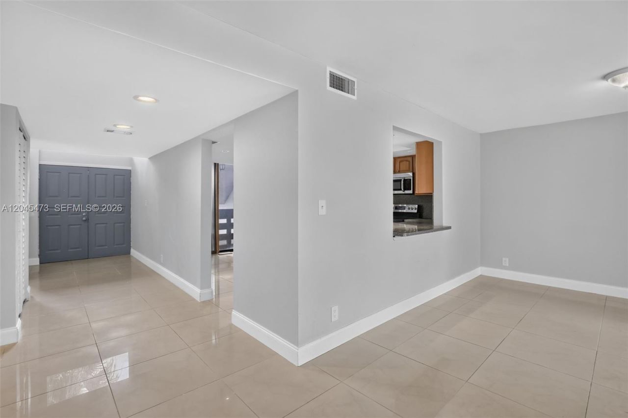 120 SW 96th Ter , Unit 204, Plantation, FL 33324 Photo