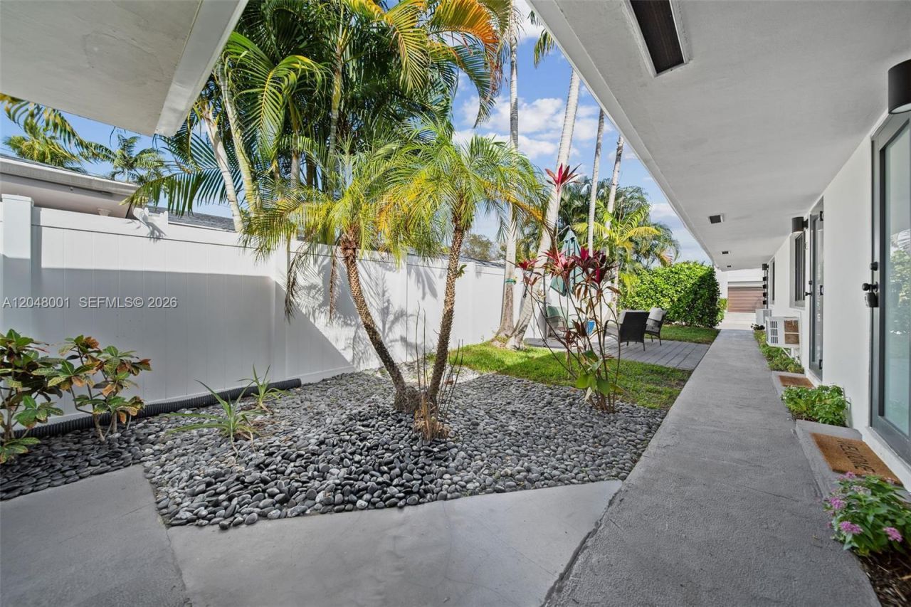 1634 NE 4th Pl, Fort Lauderdale, FL 33301 Photo