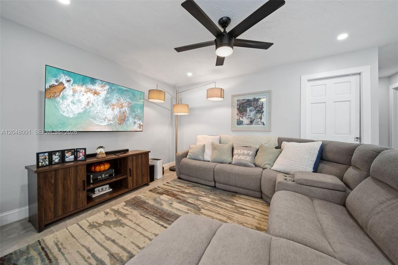 1634 NE 4th Pl, Fort Lauderdale, FL 33301 Photo