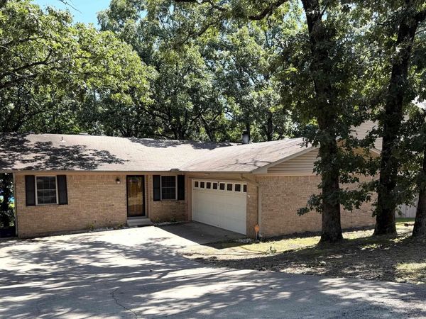 821 Silver Hill Road , North Little Rock, AR 72118