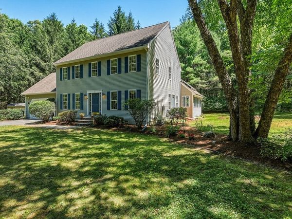 41 Country Ln, Sunderland, MA 01375