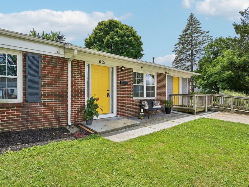 621 King George Avenue, Columbus, OH 43230 Photo 3