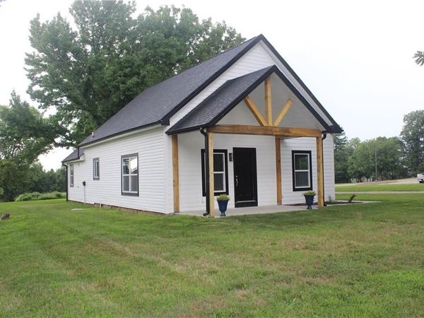 402 N Bynum Road, Lone Jack, MO 64070