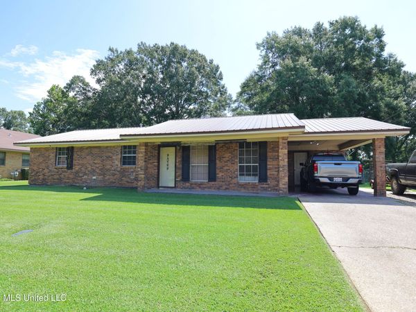 1009 Lotus Drive, Natchez, MS 39120