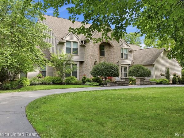12825 Larkins Road , Brighton Twp, MI 48114