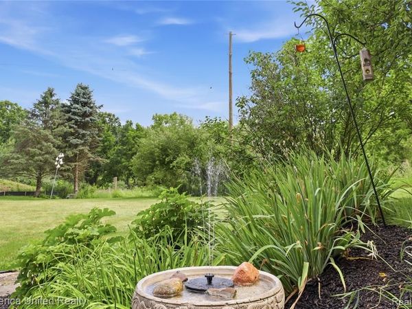 12825 Larkins Road , Brighton Twp, MI 48114