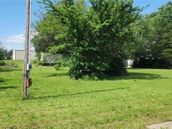 12738 Richardson Road, Farmington, AR 72730