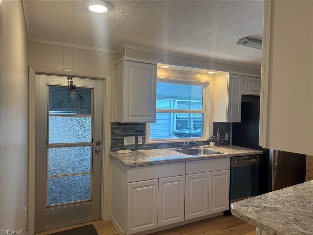 84 Poinsettia Dr , Fort Myers, FL 33905 Photo