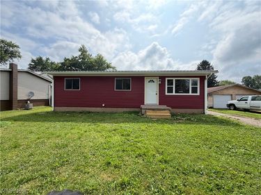 591 Chestnut Street, Newcomerstown, OH 43832