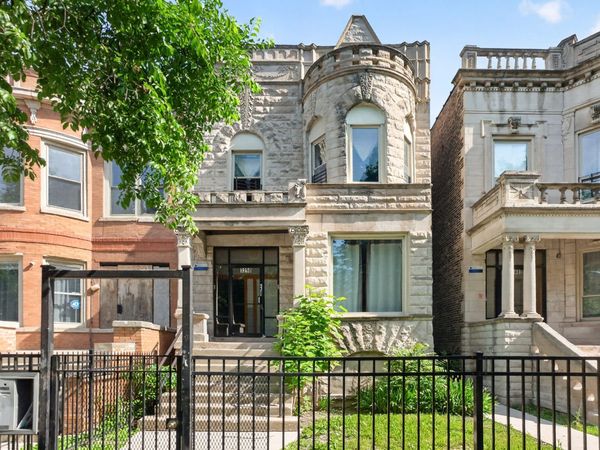 3250 W Douglas Boulevard, Chicago, IL 60623