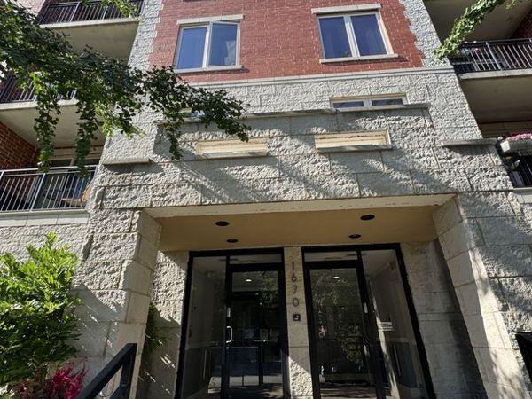 1670 Mill Street , Unit 303, Des Plaines, IL 60016
