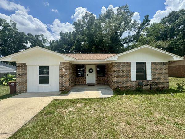 556 Lee Avenue, Crestview, FL 32539
