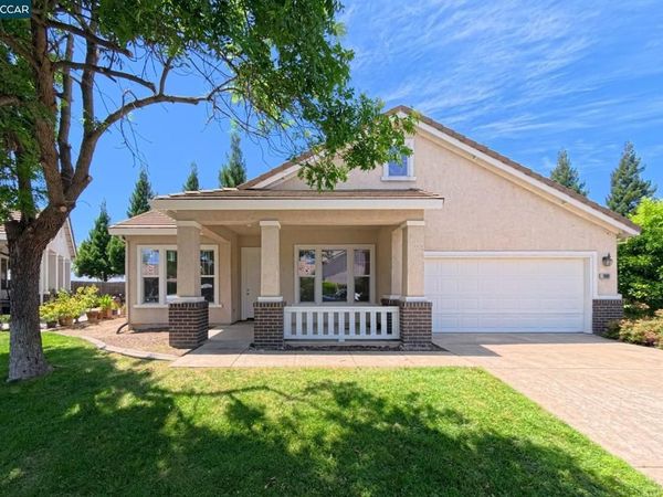 1689 Soledad Dr, Roseville, CA 95747