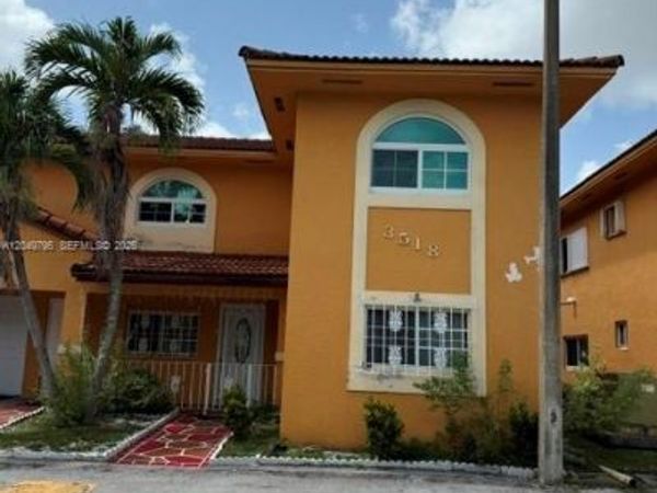 3518 W 80th St , Unit 101-49, Hialeah, FL 33018