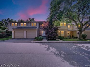 1641 Brentwood Drive, Troy, MI 48098