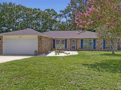 2040 Winners Cir Cantonment, FL 32533