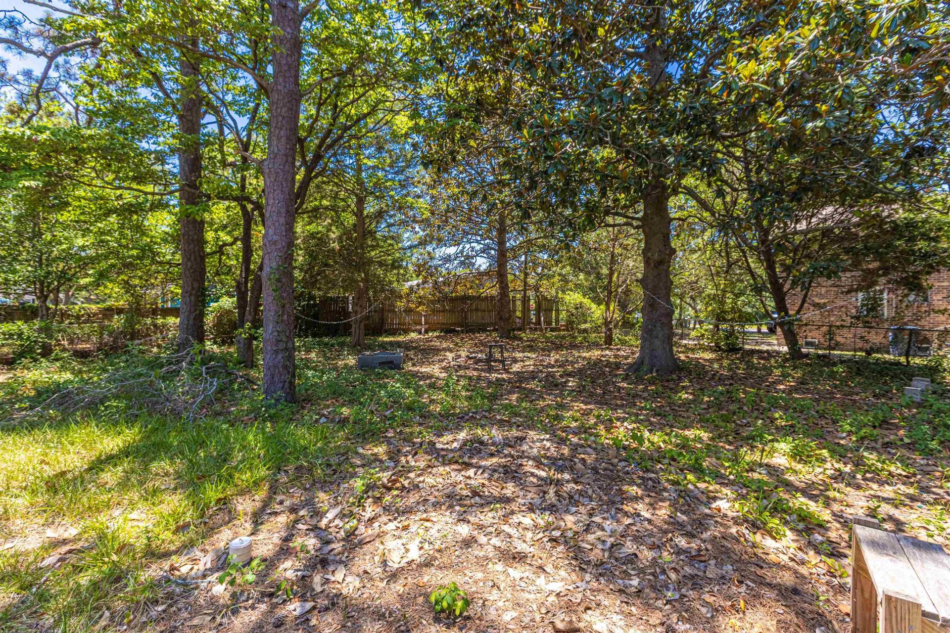 611 Collins St.  Photo 17