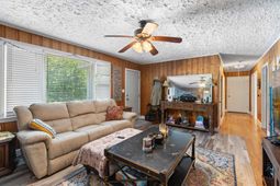 611 Collins St.  photo 4