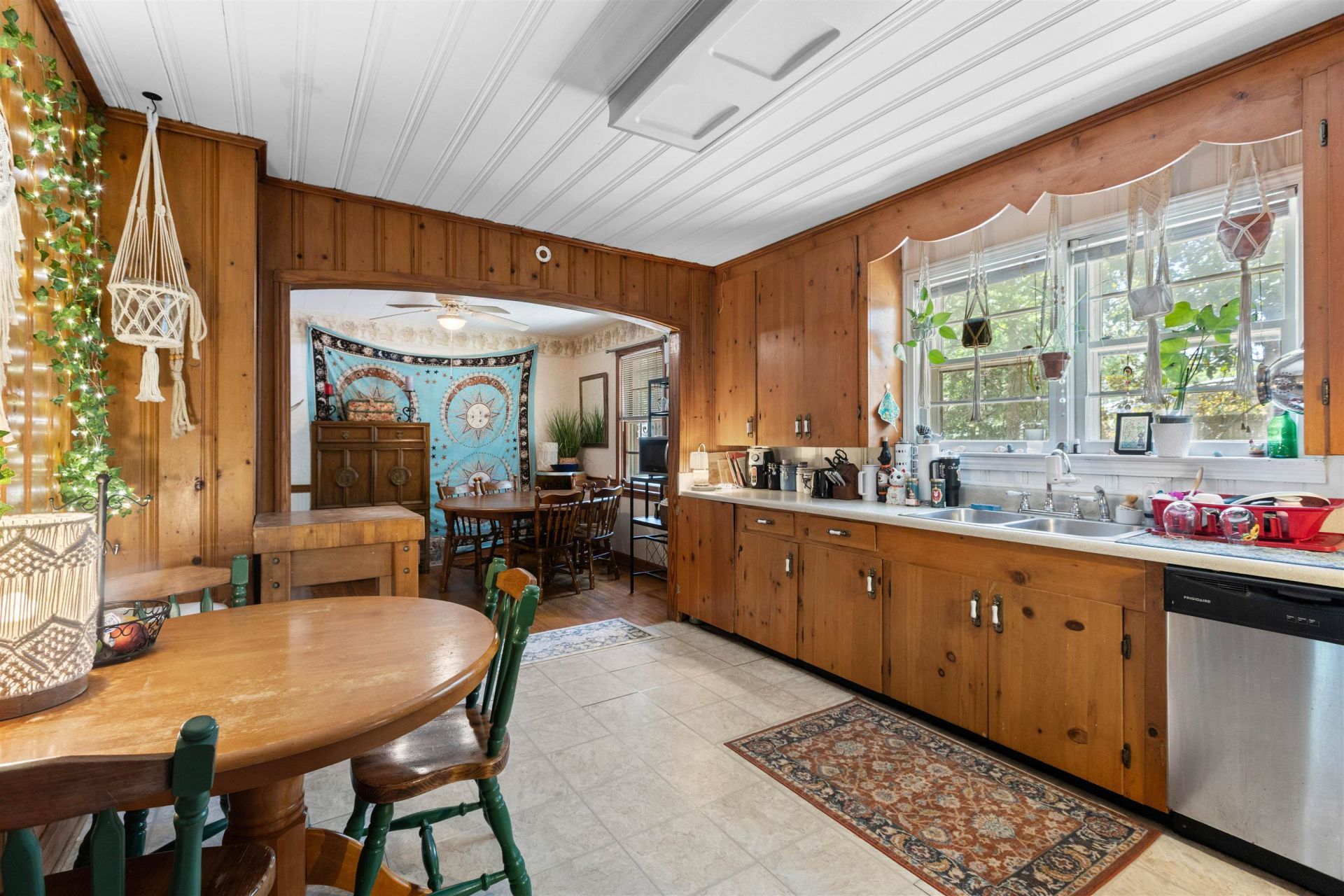 611 Collins St.  Photo 5
