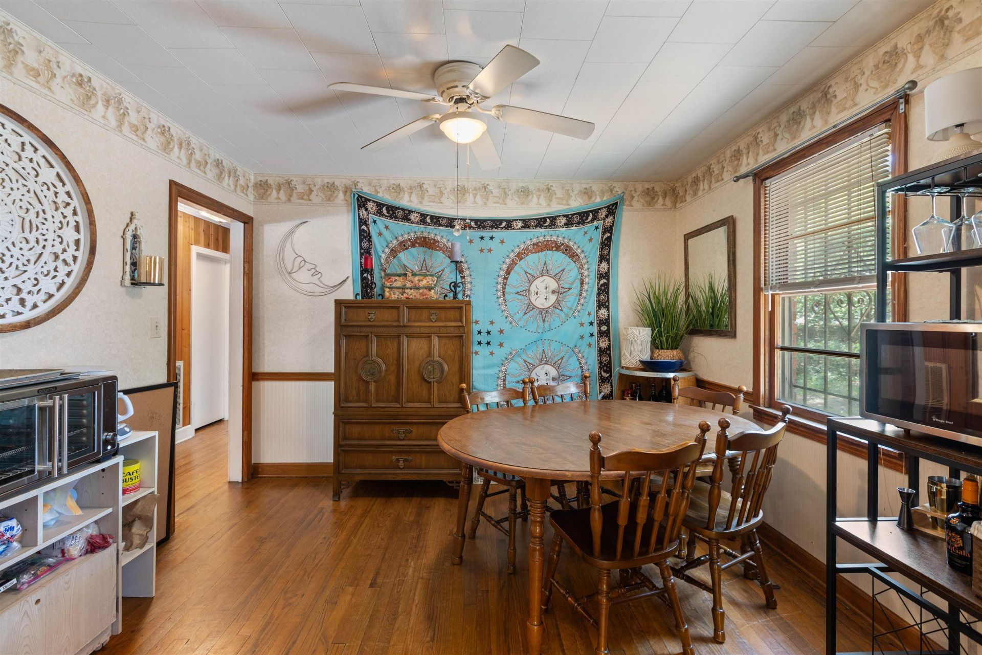 611 Collins St.  Photo 7