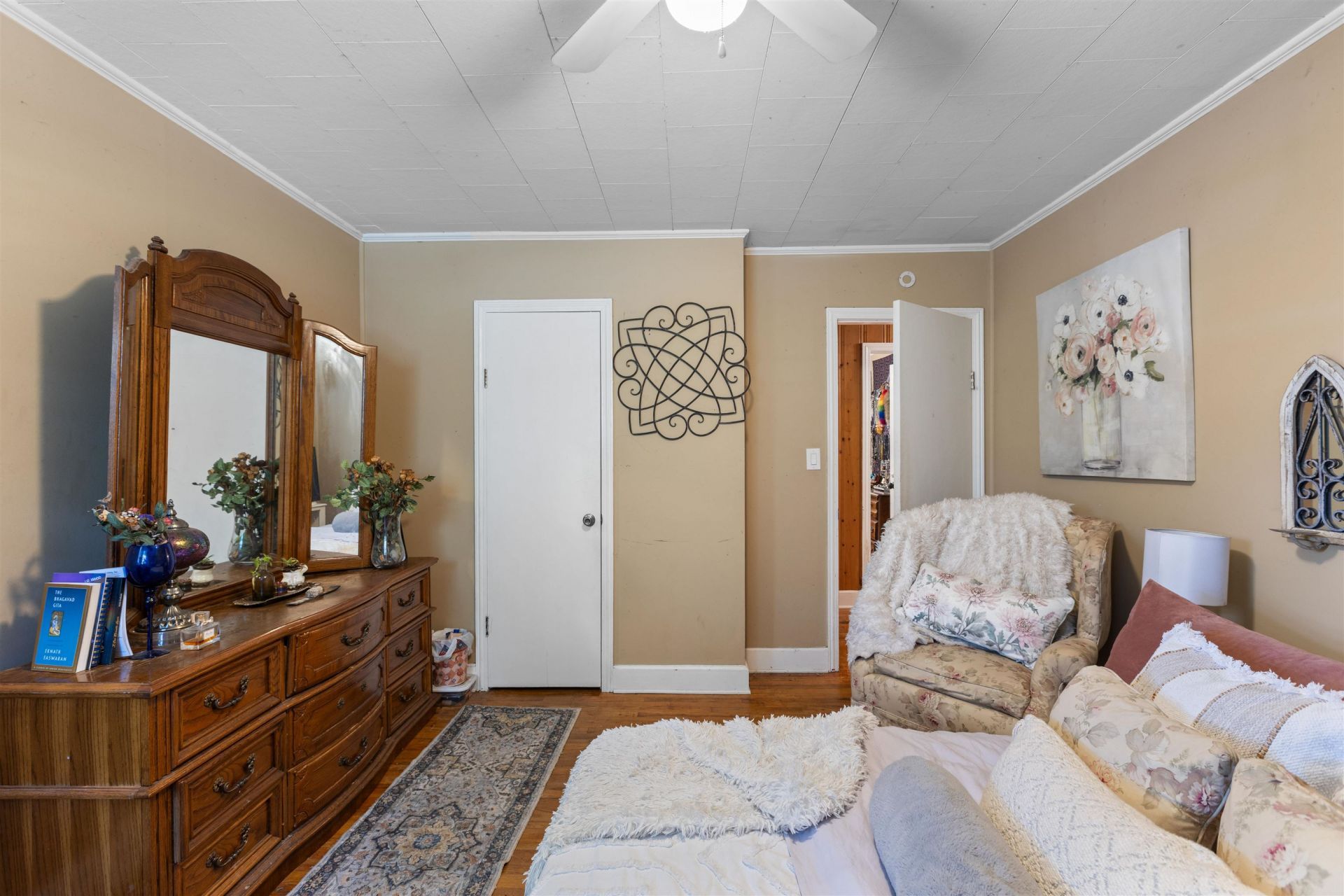 611 Collins St.  Photo 9