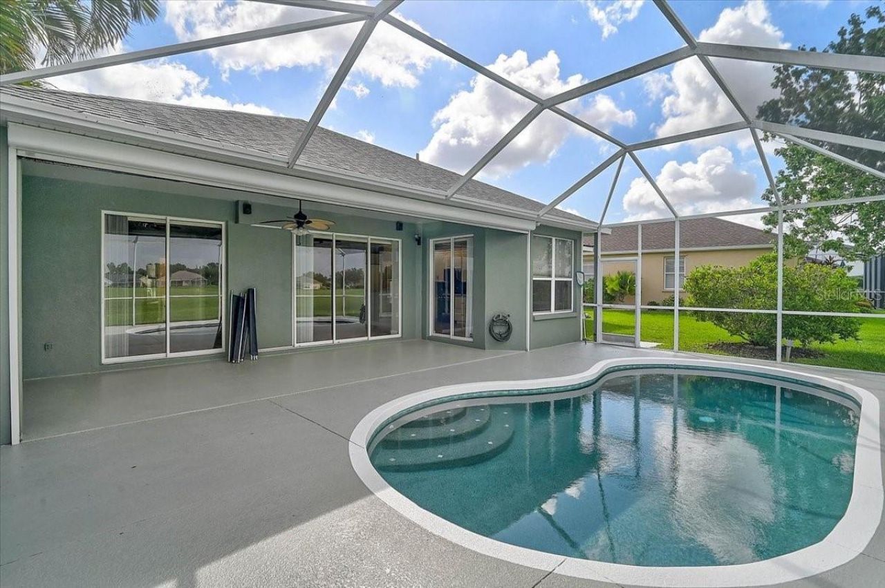 10647 Old Grove Circle , Bradenton, FL 34212 Photo