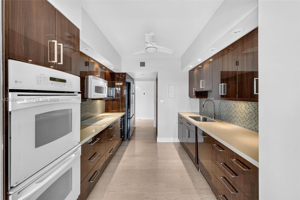 19667 Turnberry Way, Unit 19K, Aventura, FL 33180 Photo