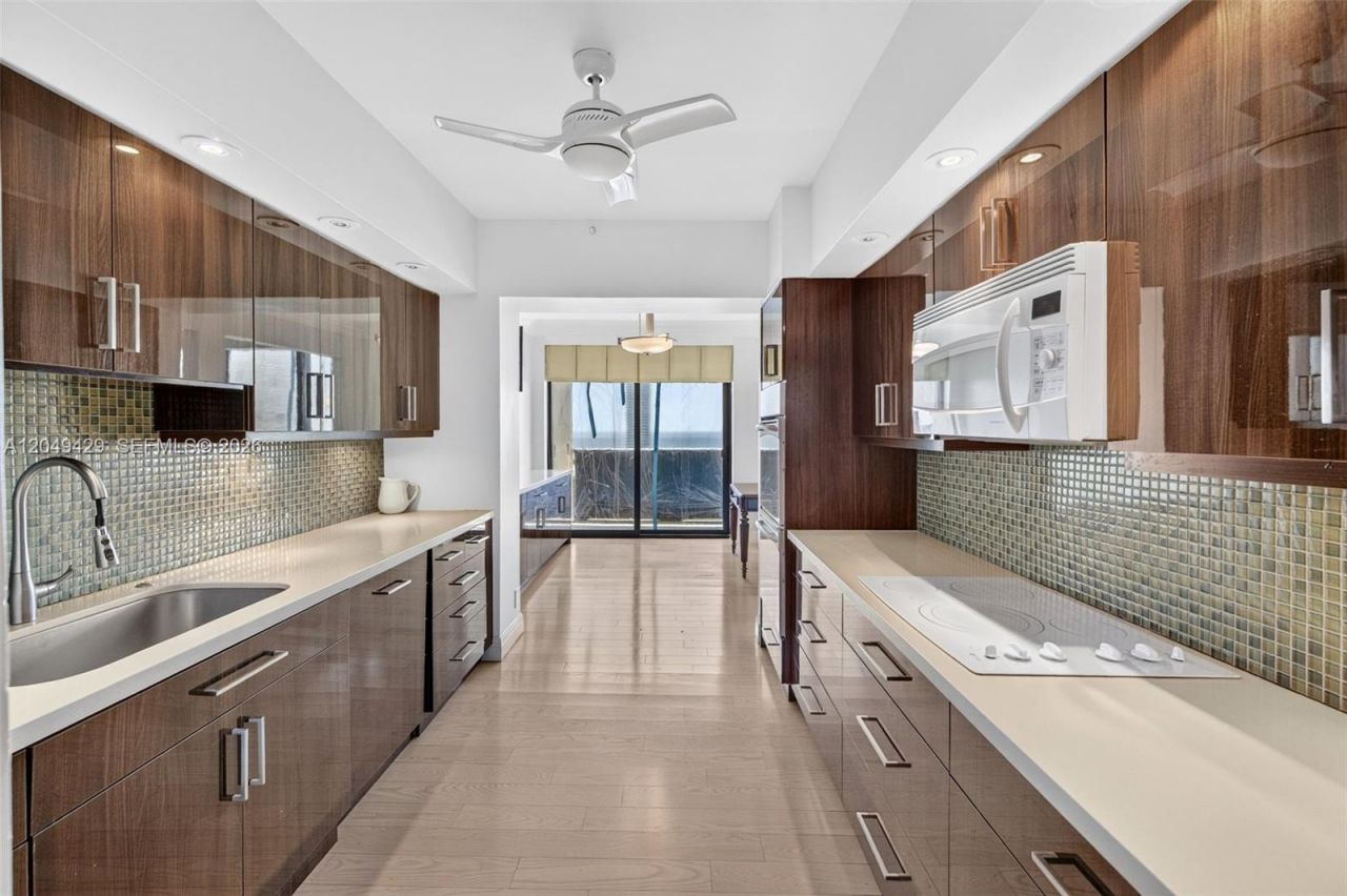 19667 Turnberry Way, Unit 19K, Aventura, FL 33180 Photo