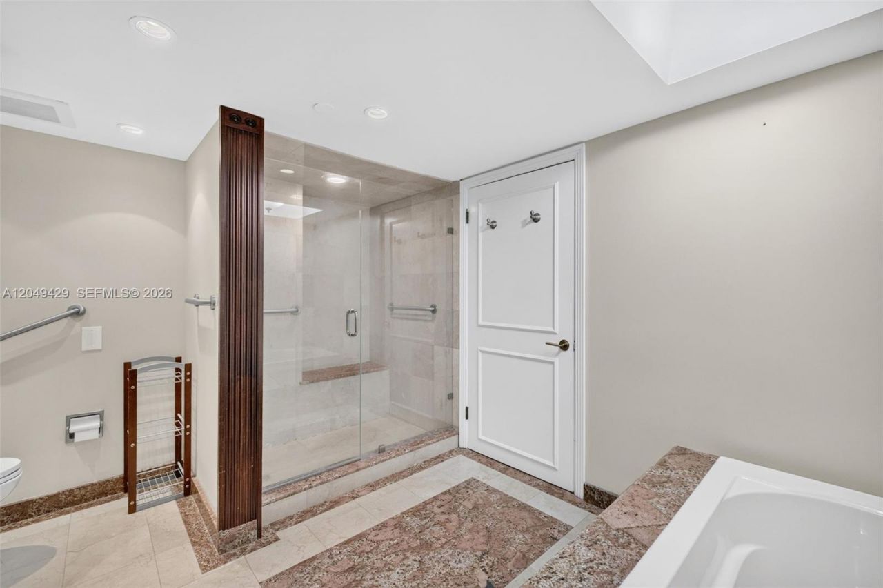 19667 Turnberry Way, Unit 19K, Aventura, FL 33180 Photo