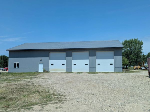 16390 252nd Avenue , Spirit Lake, IA 51360