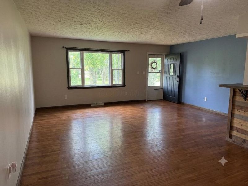 322 Donerail Drive SW, Pataskala, OH 43062 Photo 3