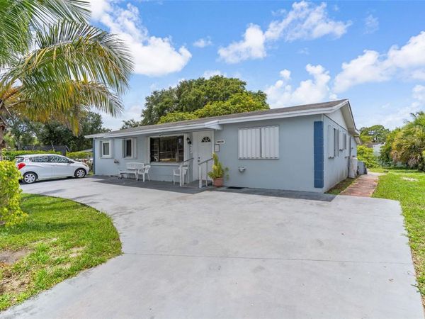 20630 NW 37th Ct , Miami Gardens, FL 33055