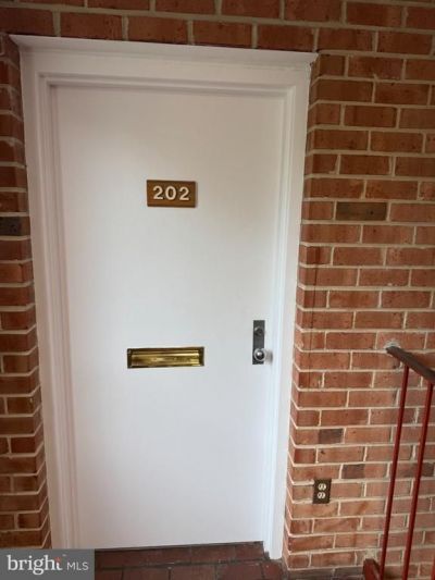 4304 Evergreen Lane, Unit 202, Annandale, VA 22003 Main Photo
