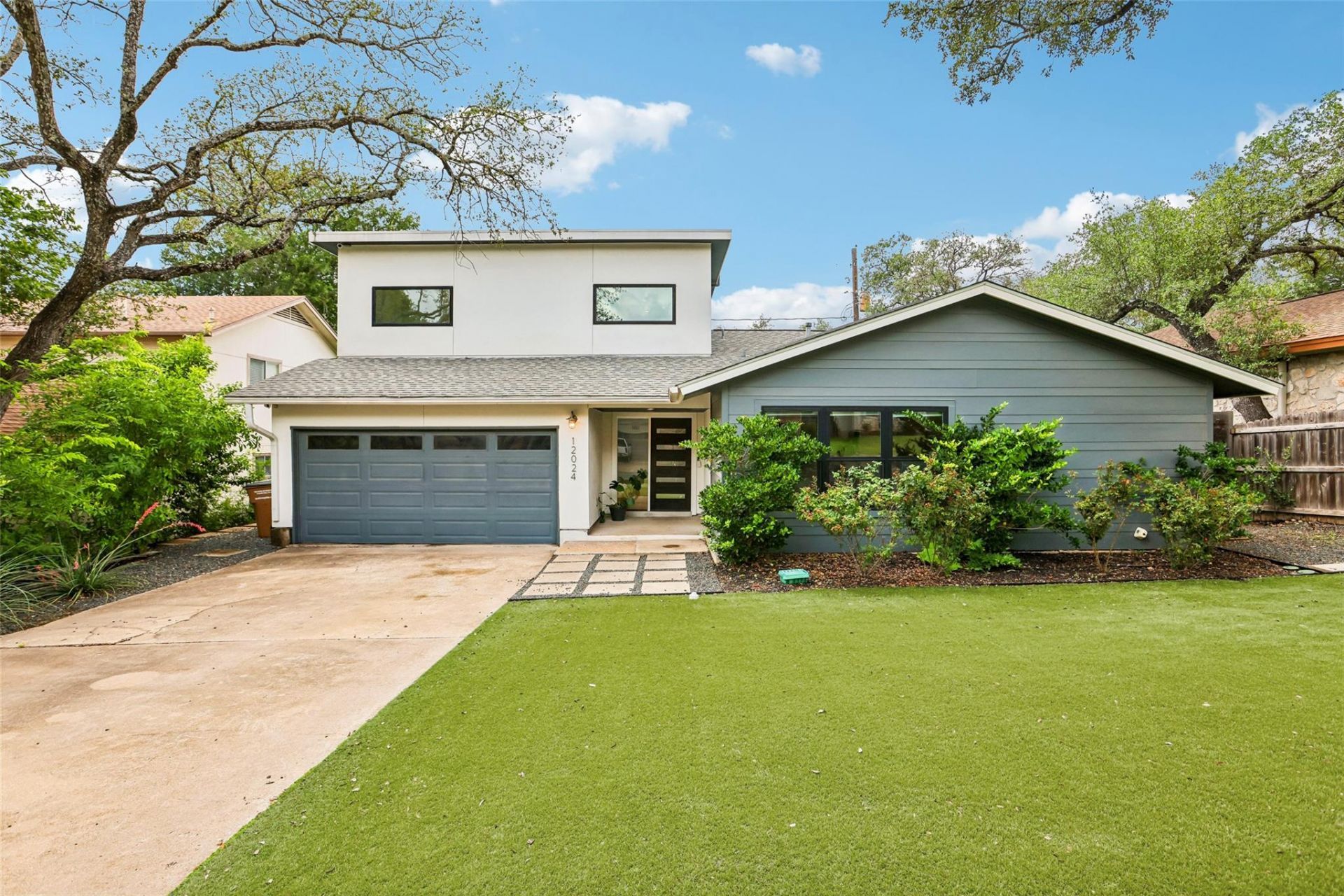 12024 Wycliff Ln, Austin, TX 78727 Main Photo