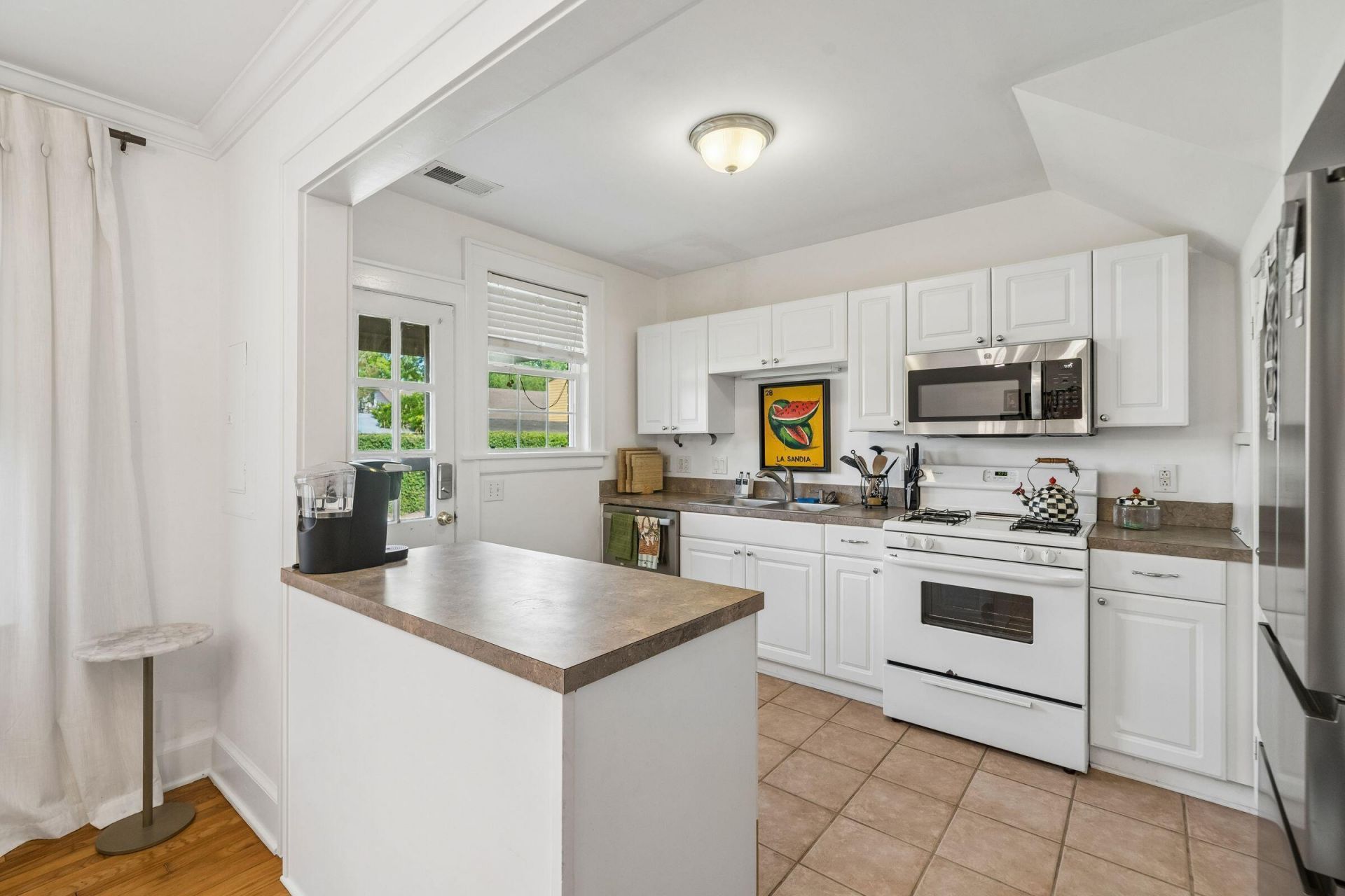 17 8th Avenue Photo 15