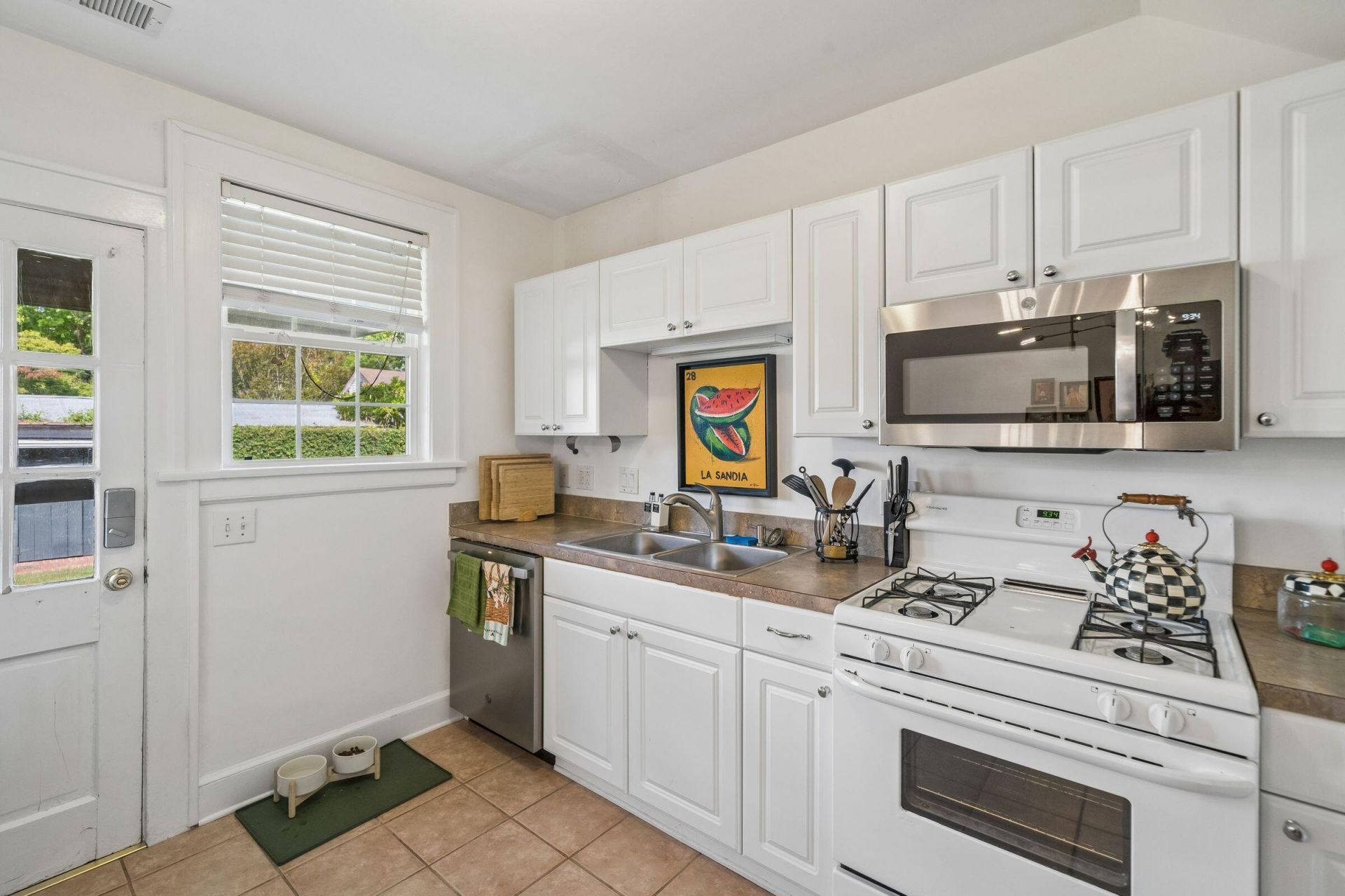 17 8th Avenue Photo 17