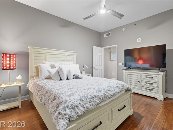 150 LAS VEGAS BLVD N, Unit 1114, Las Vegas, NV 89101