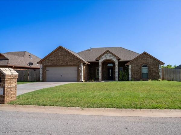 1605 NE White Rock Drive, Elgin, OK 73538