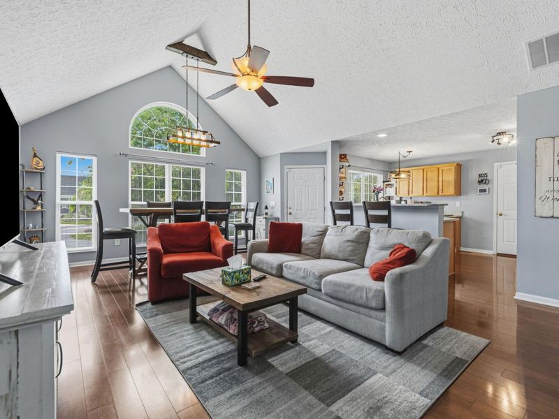 8648 Lazelle Village Drive, Lewis Center, OH 43035 Photo 12